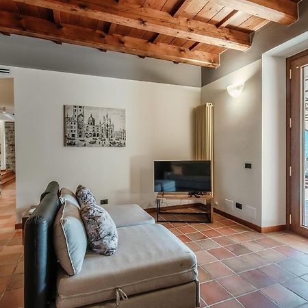Crotto Polirolo - The House Of Travelers Διαμέρισμα Τσερνόμπιο Εξωτερικό φωτογραφία